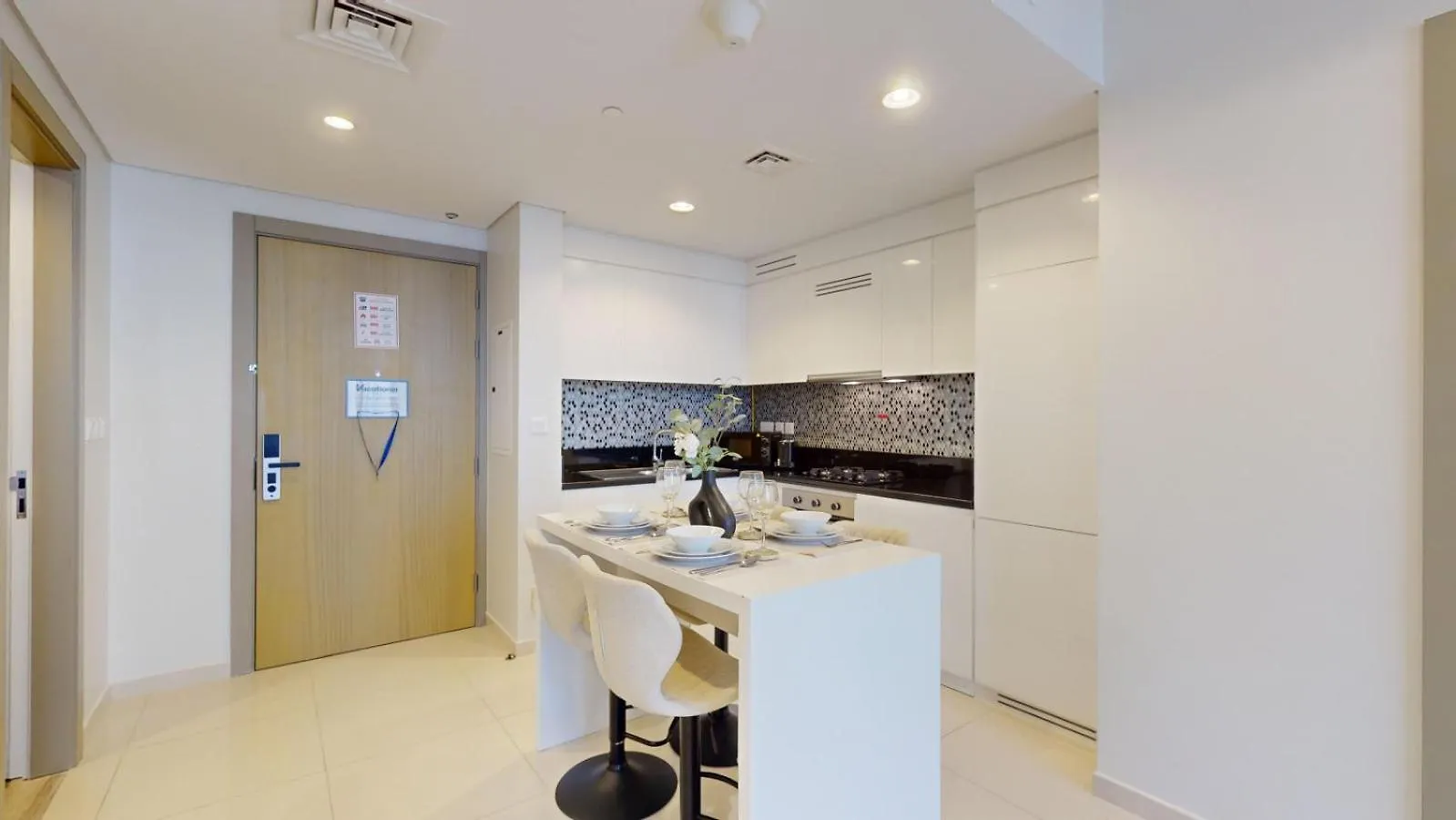 Aykon City - Classy Two Bedroom In Business Bay Dubai